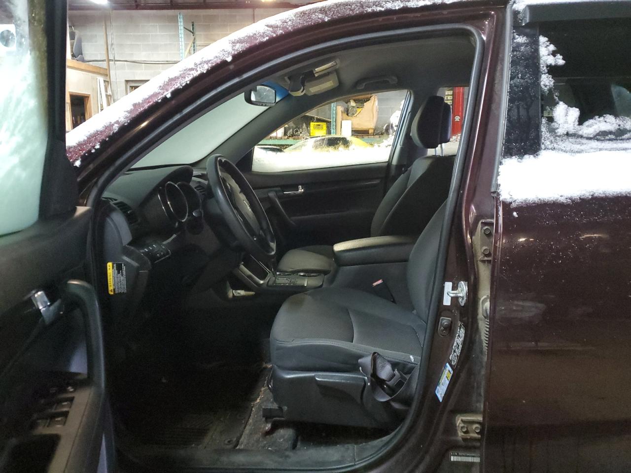 2011 Kia Sorento Base VIN: 5XYKT3A29BG139221 Lot: 81924054