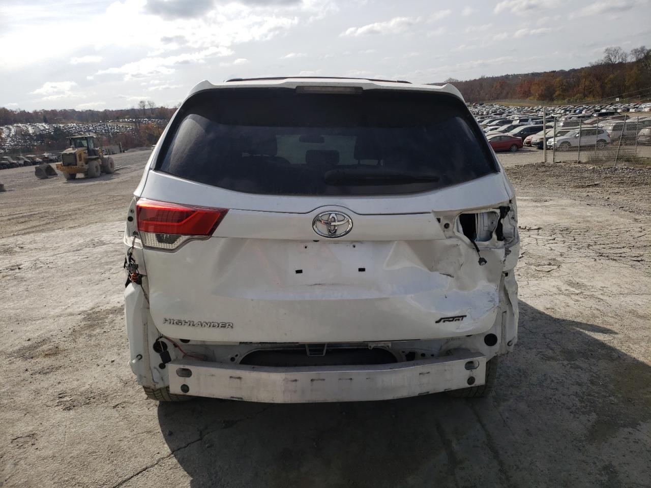 2019 Toyota Highlander - Image 6