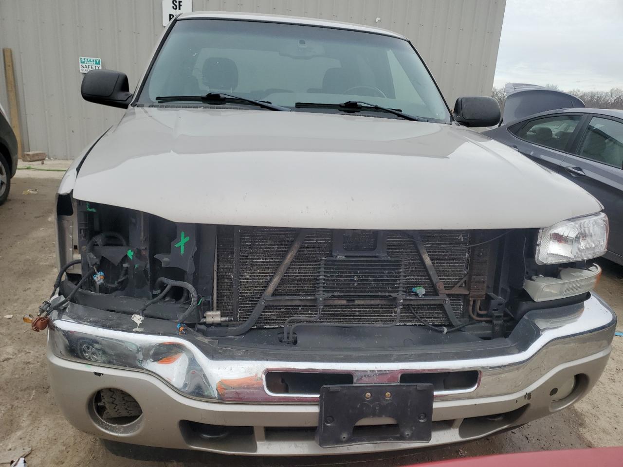 2005 GMC Sierra - Image 5