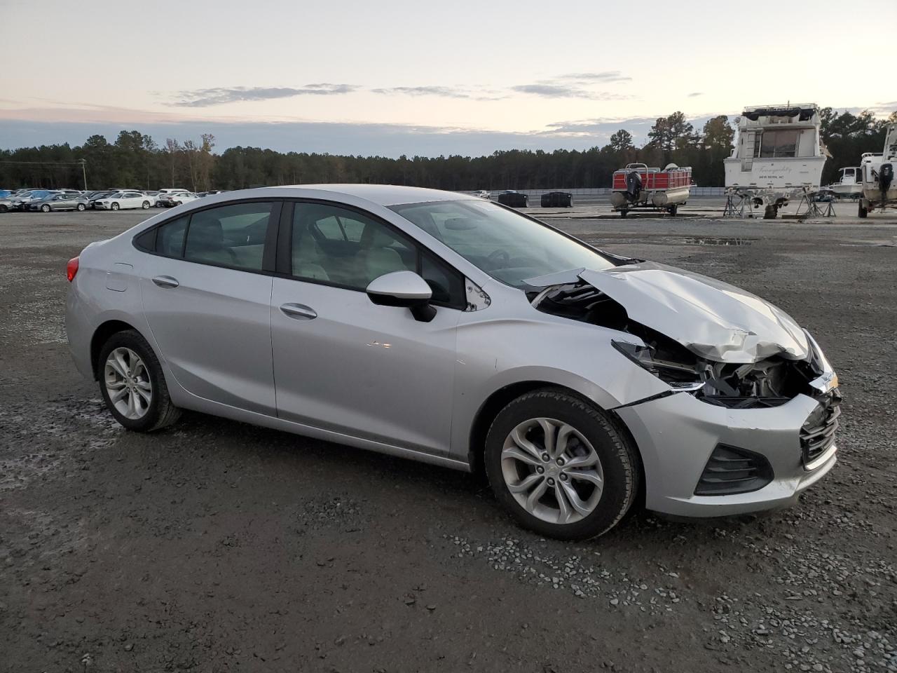 2019 Chevrolet Cruze - Image 4