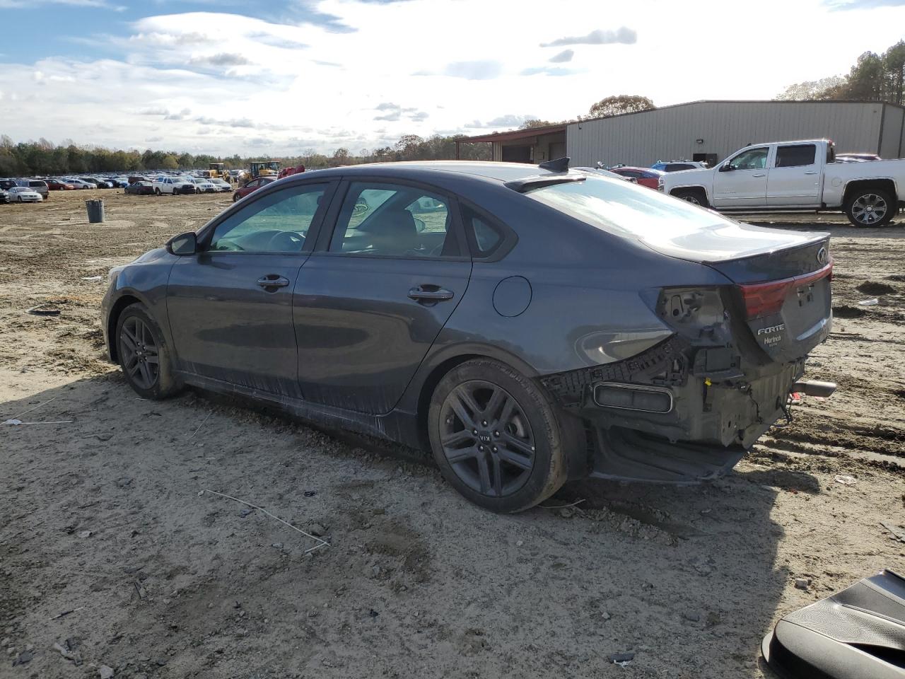 2021 Kia Forte - Image 2