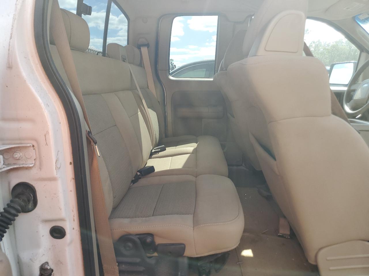 2005 Ford F-150 - Image 10