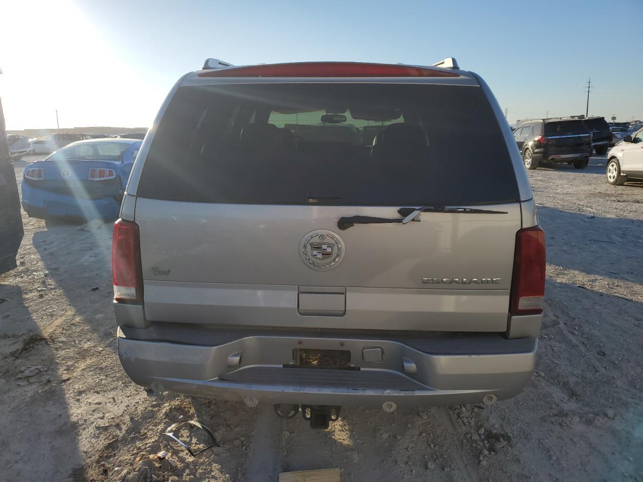 2006 Cadillac Escalade - Image 6
