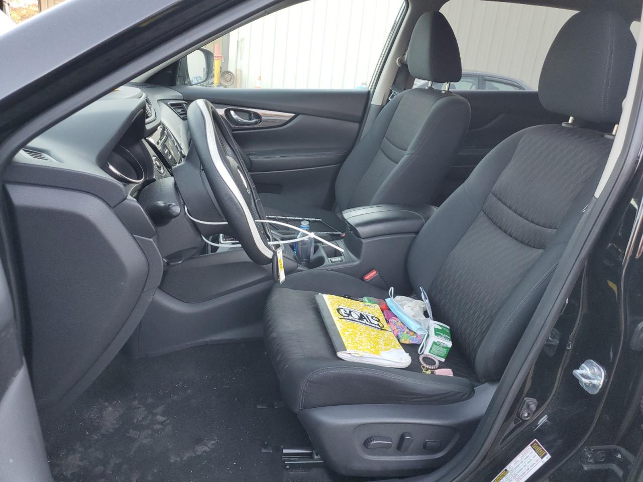 2017 Nissan Rogue - Image 7