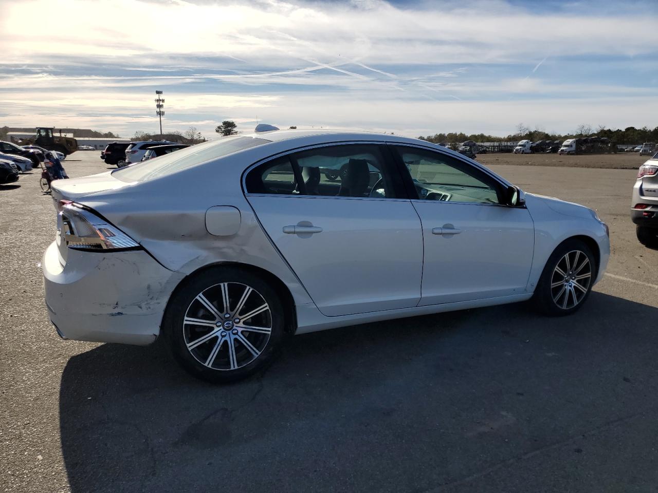 2017 Volvo S60 - Image 3