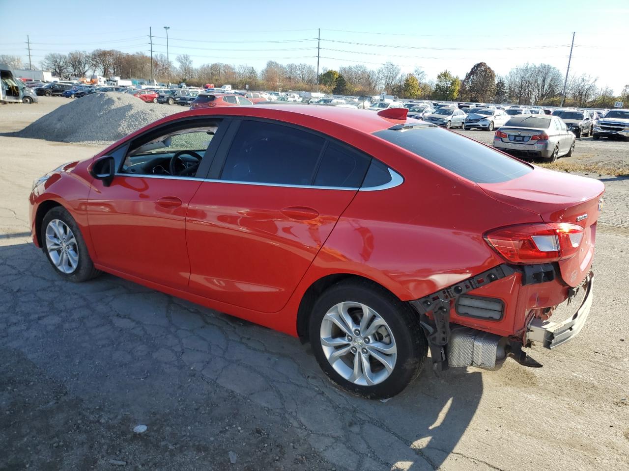 2019 Chevrolet Cruze - Image 2