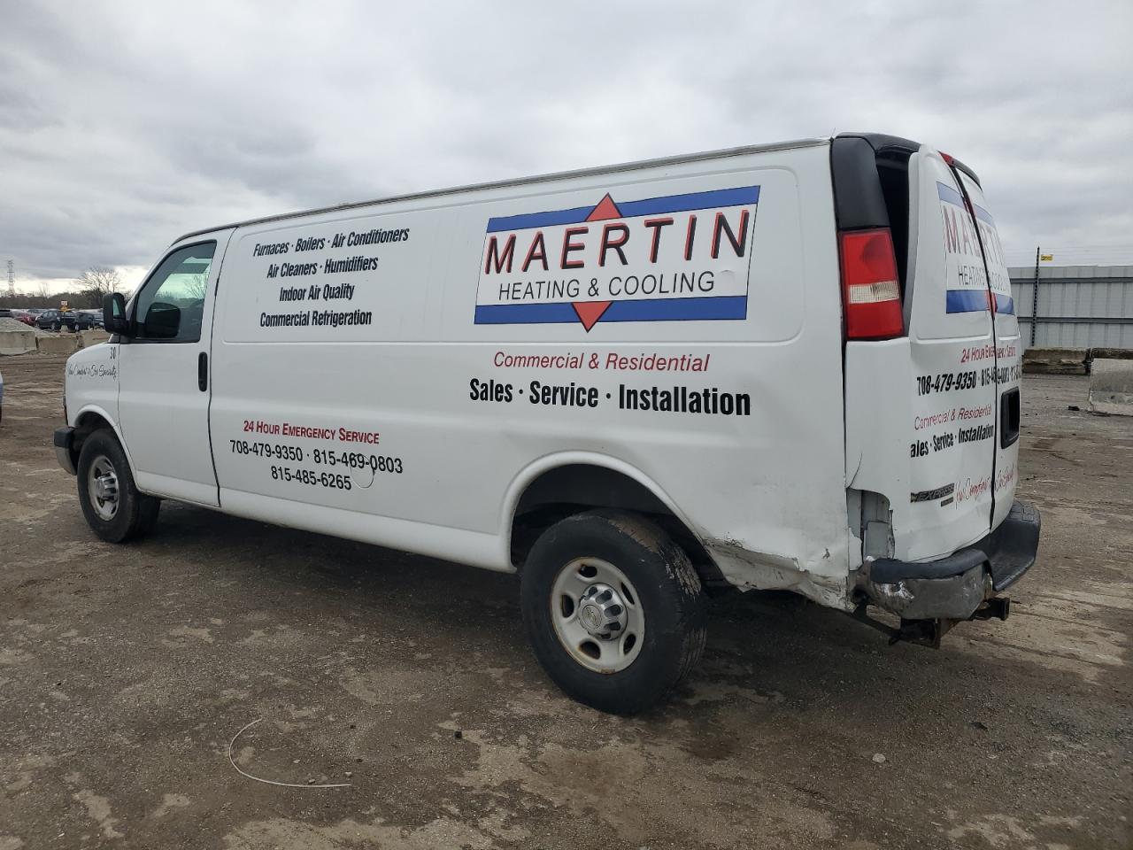 2014 Chevrolet Express - Image 2