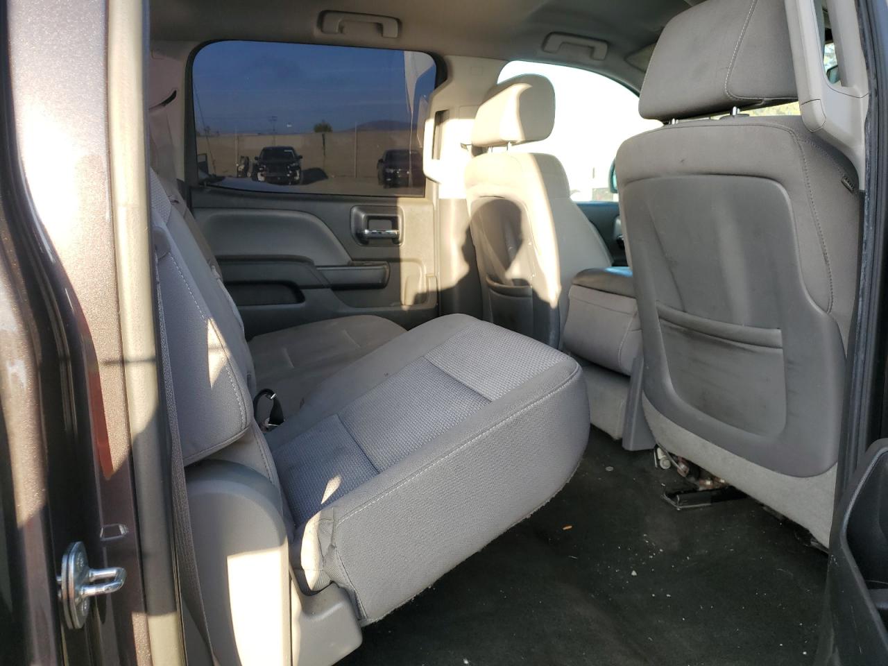 2015 Chevrolet Silverado - Image 10