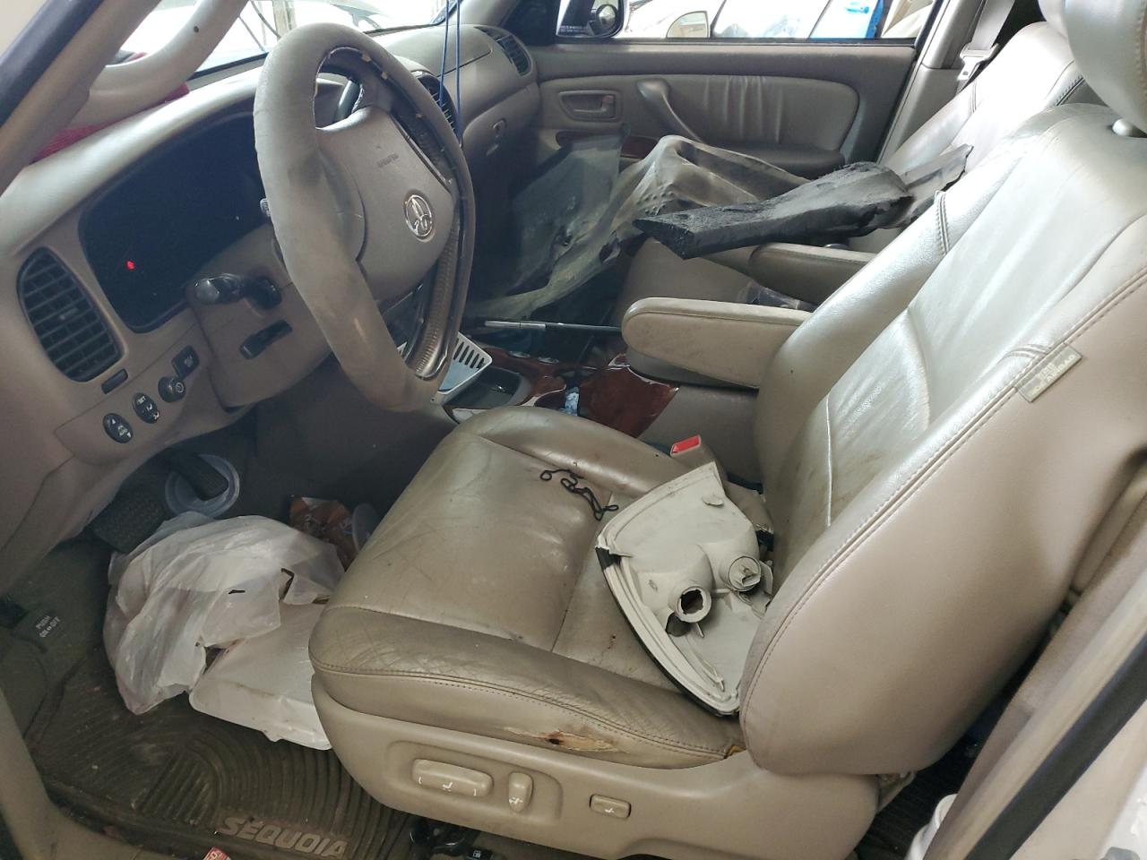2006 Toyota Sequoia - Image 7