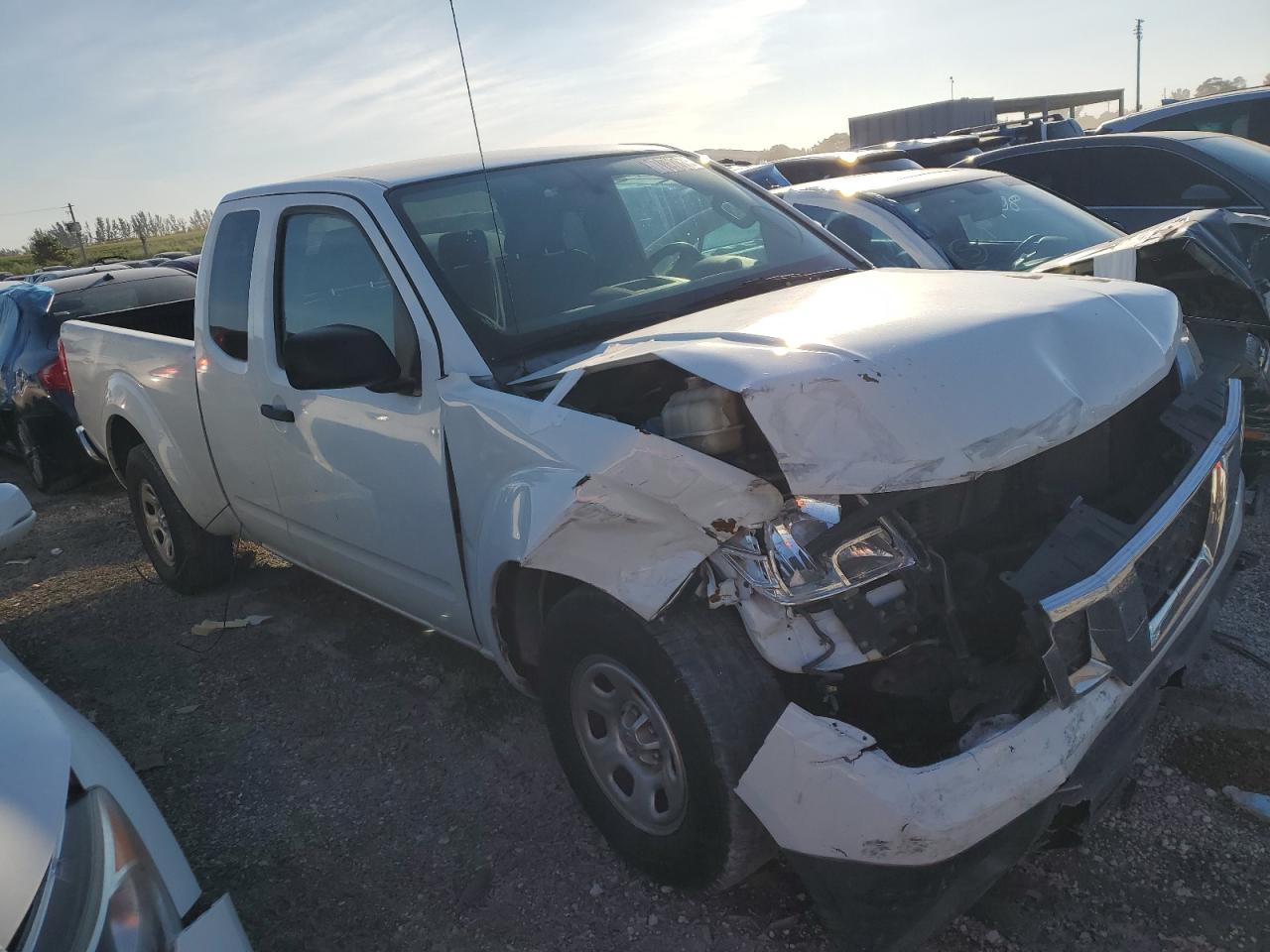 VIN 1N6BD0CT3FN769541 2015 NISSAN FRONTIER no.4