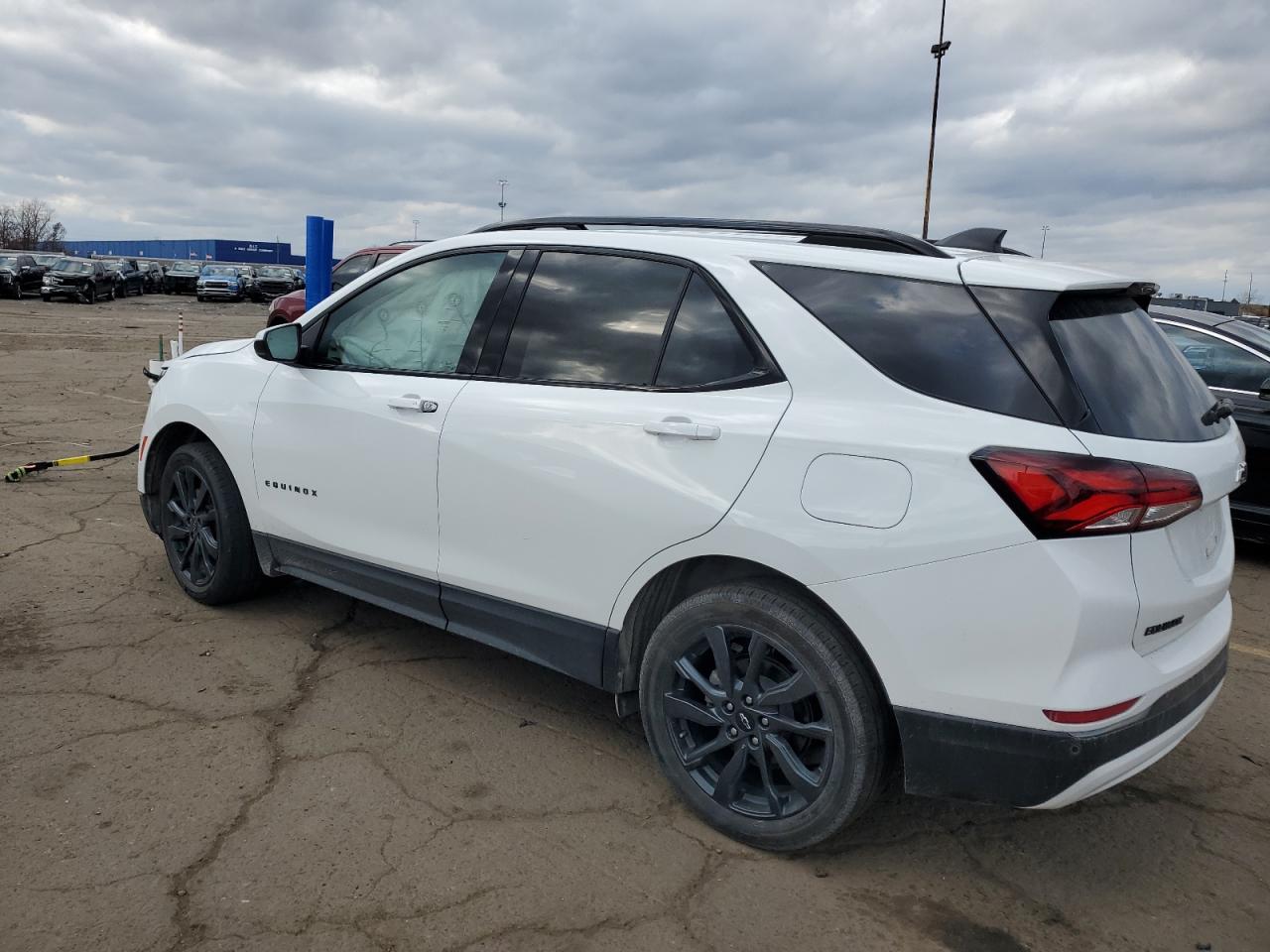 2022 Chevrolet Equinox - Image 2
