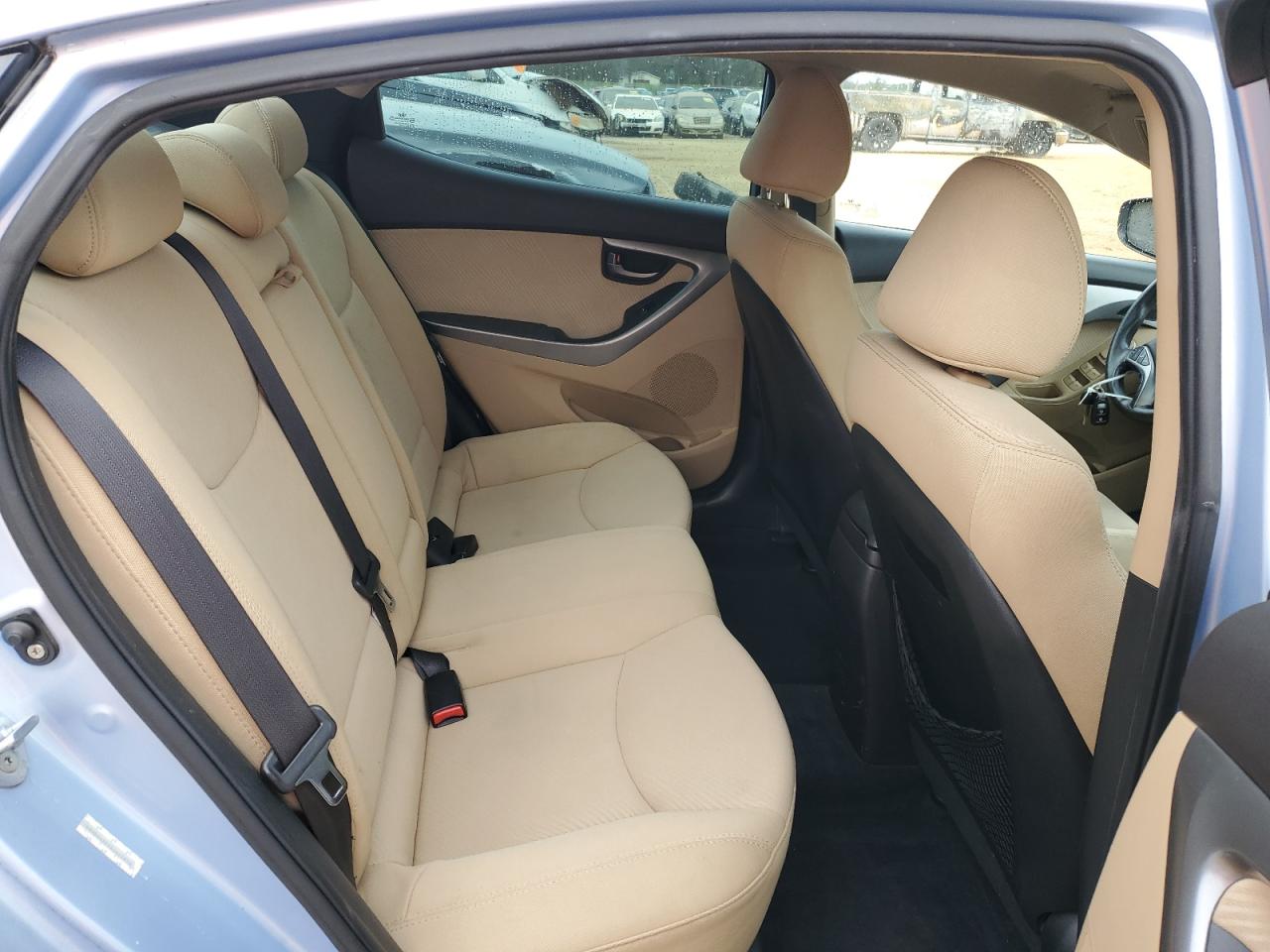 2013 Hyundai Elantra - Image 10