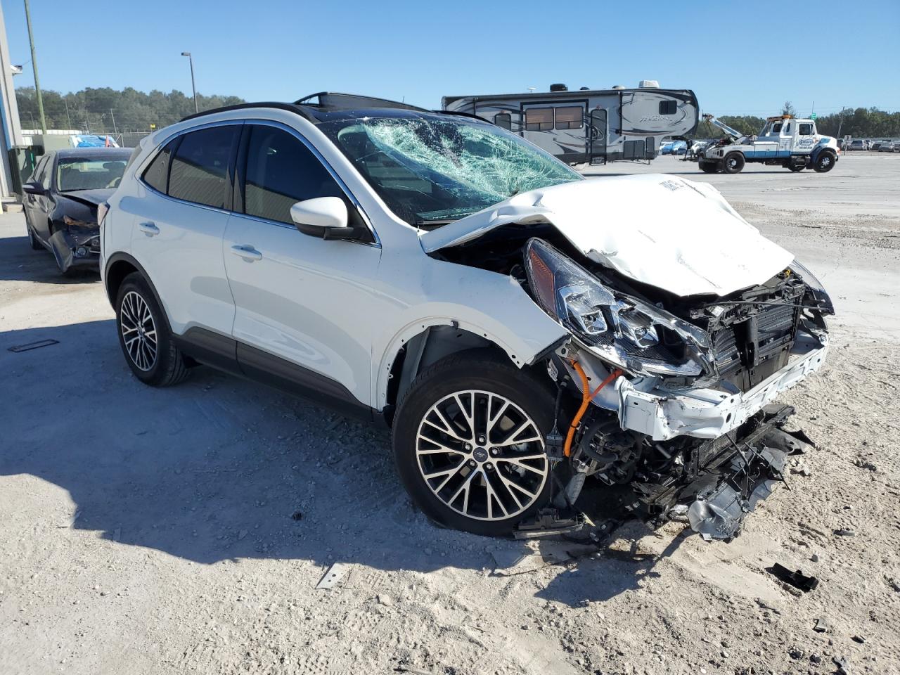 2022 Ford Escape - Image 4