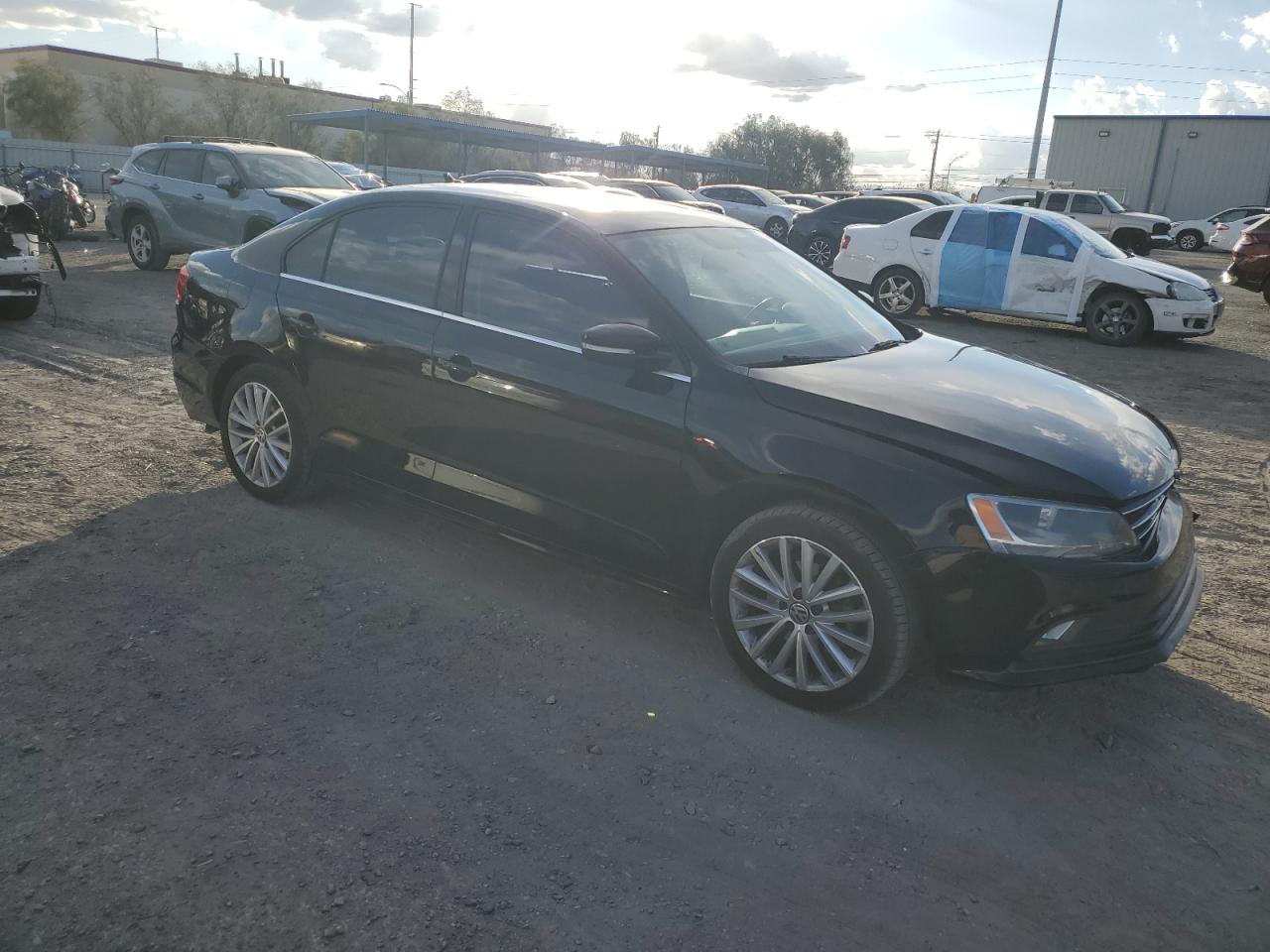 2015 Volkswagen Jetta - Image 4