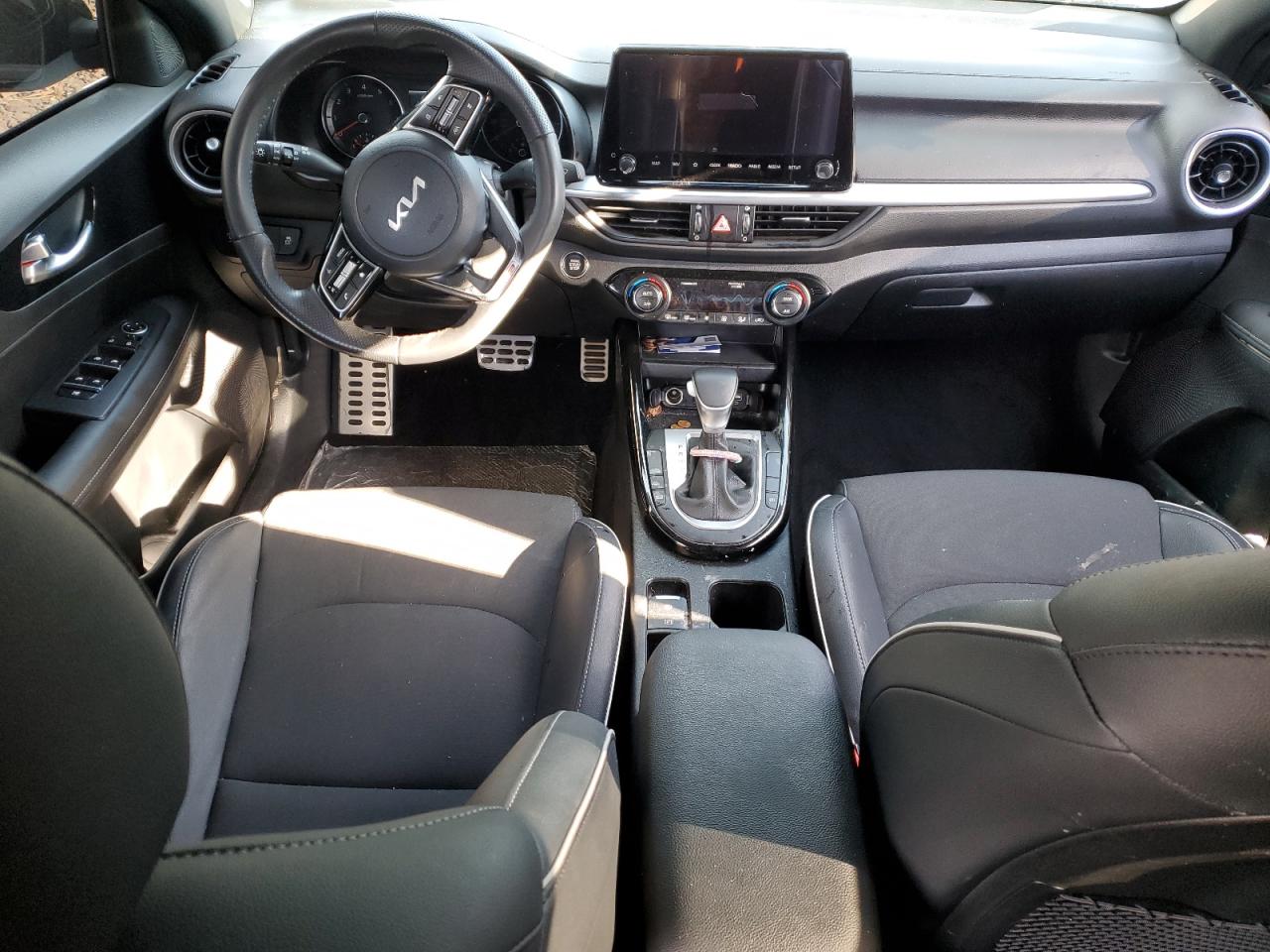 2024 Kia Forte - Image 8