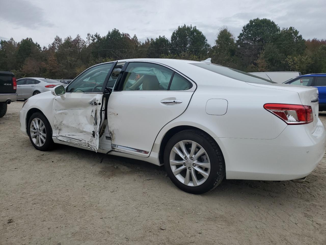 2011 Lexus ES - Image 2