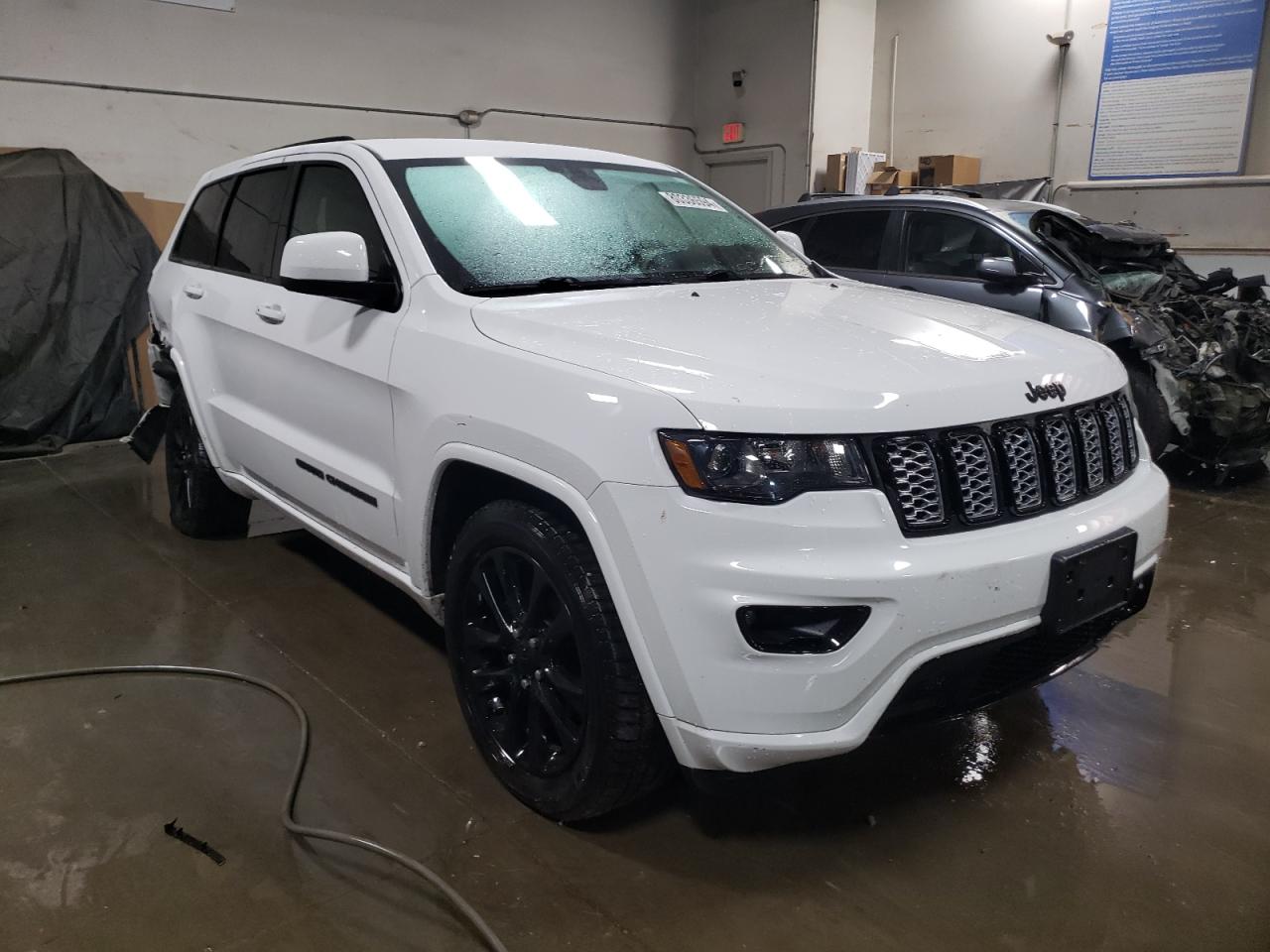 2018 Jeep Grand Cherokee - Image 4