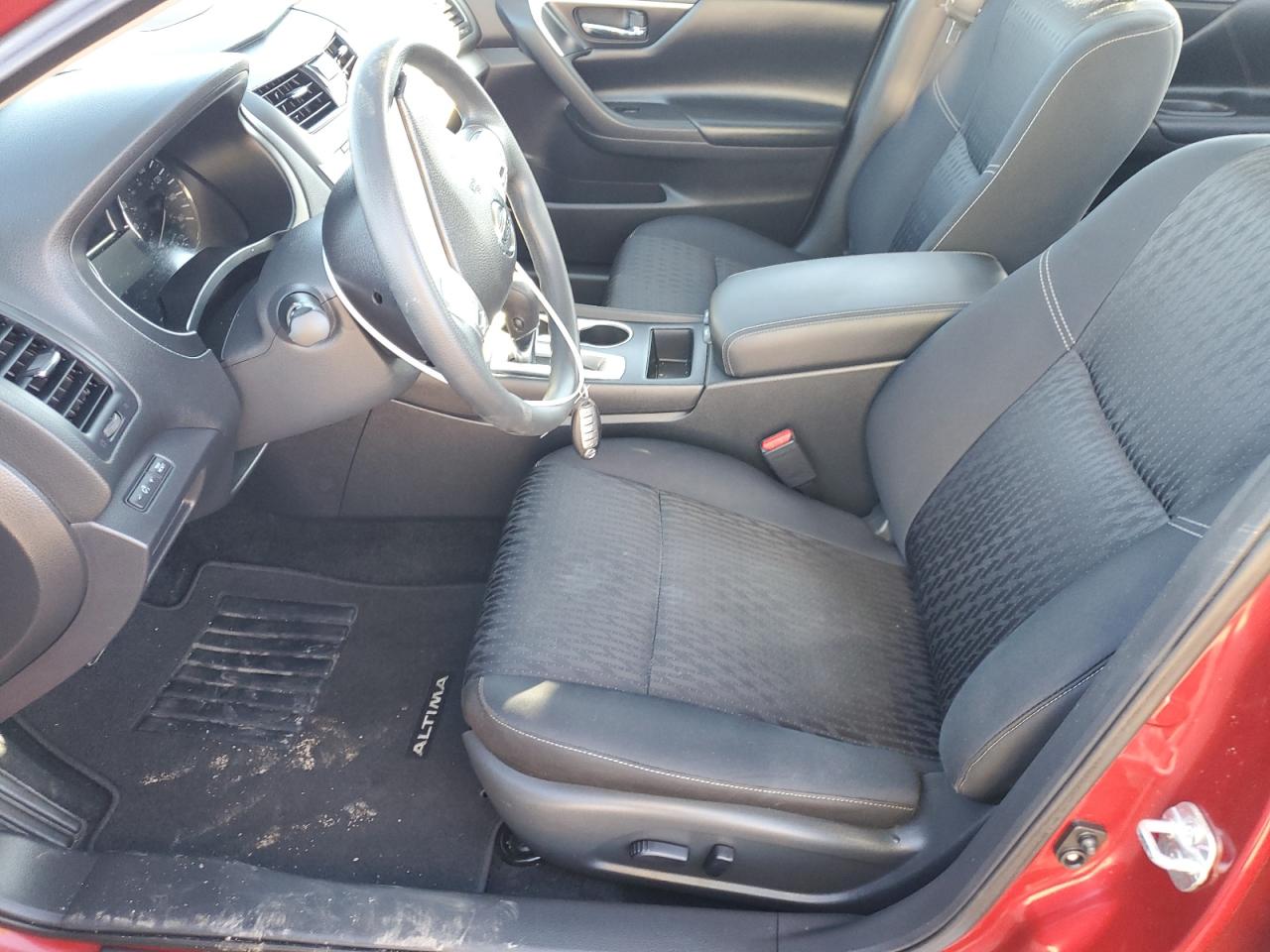 2017 Nissan Altima - Image 7