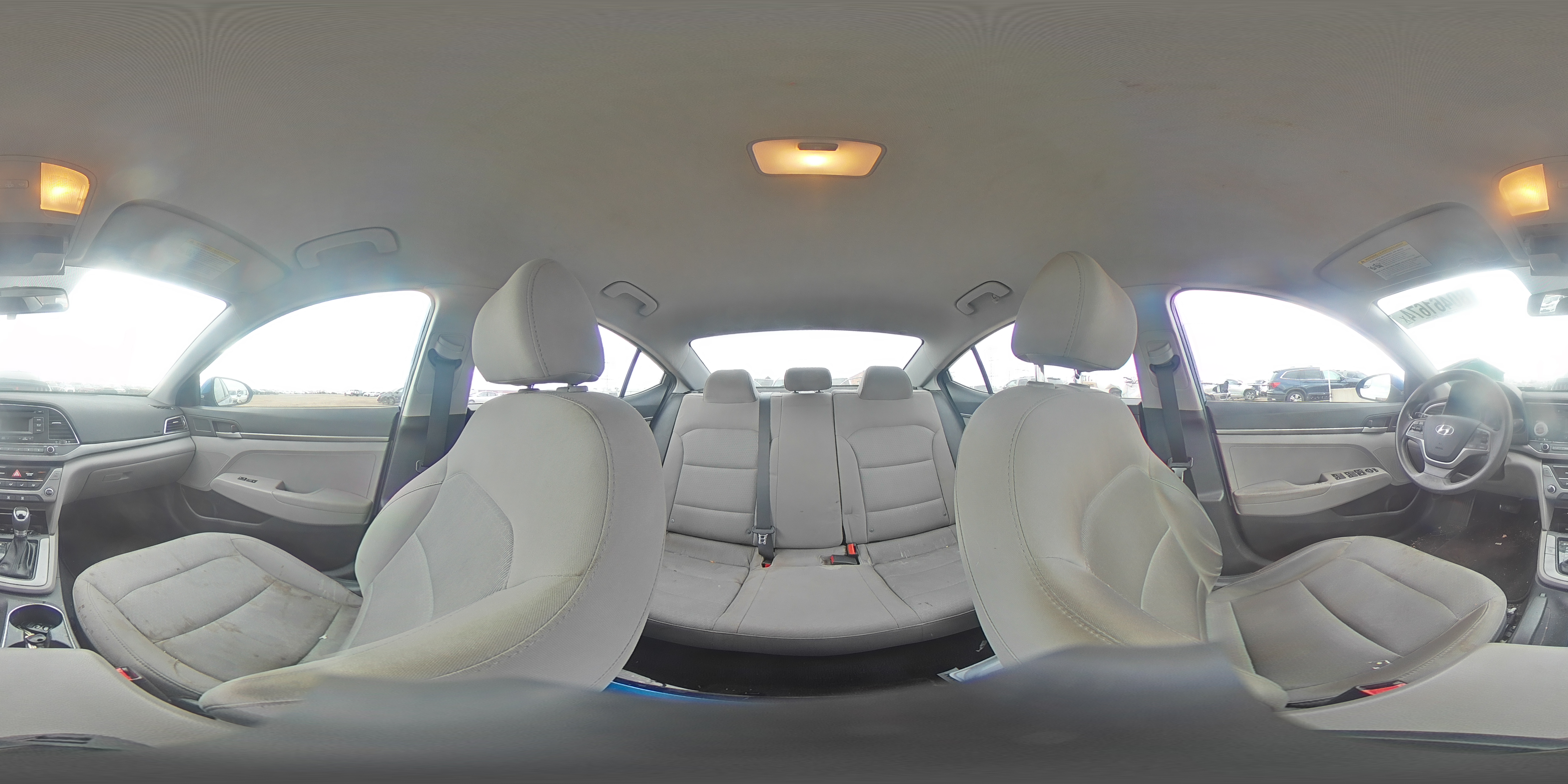 2017 Hyundai Elantra - Image 13