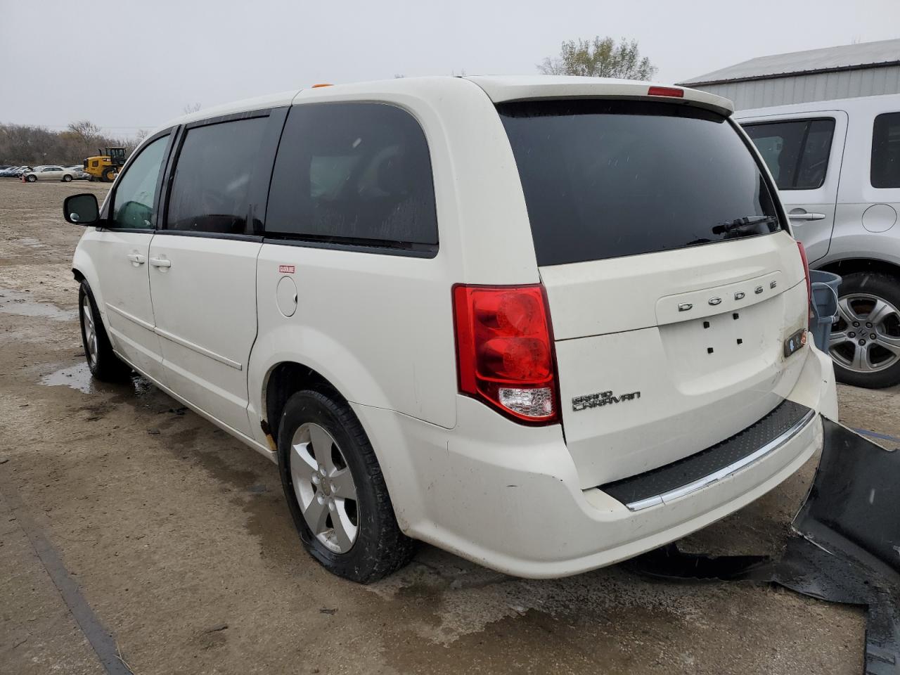 2013 Dodge Caravan - Image 2