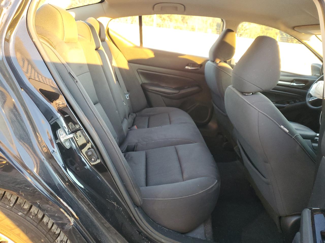 2021 Nissan Altima - Image 10