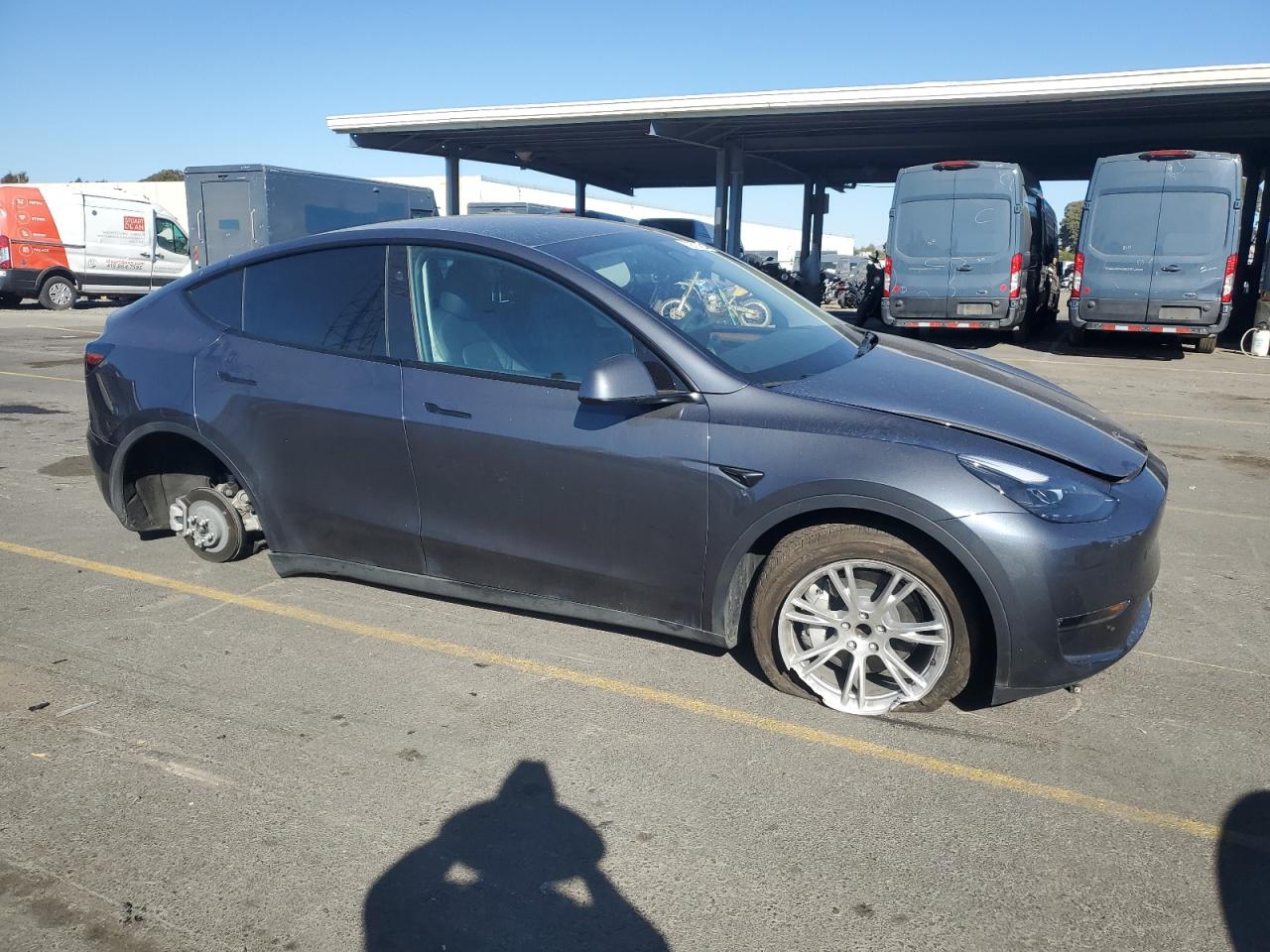 VIN 7SAYGDED4PF940897 2023 TESLA MODEL Y no.4