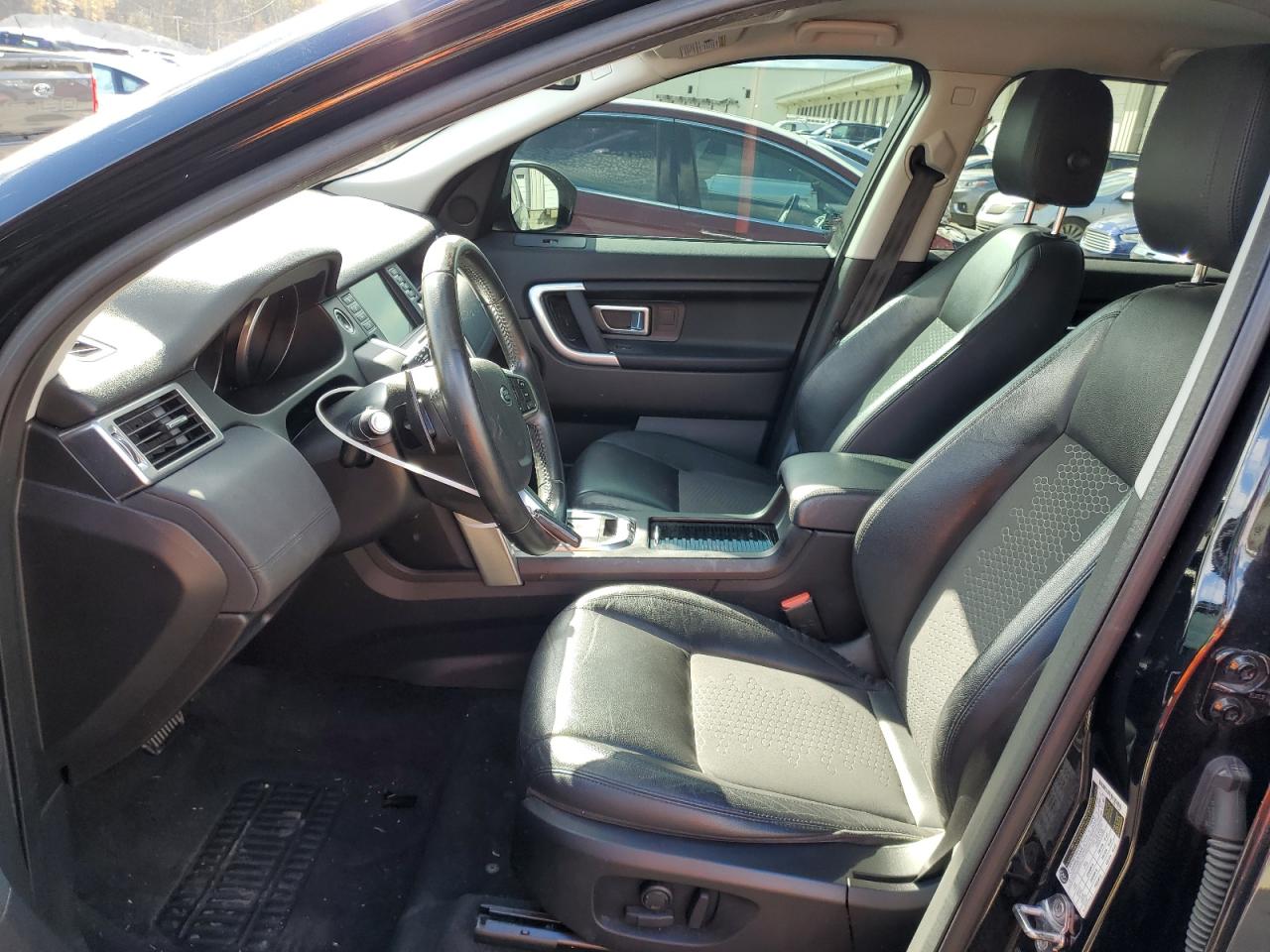 2017 Land Rover Discovery - Image 7
