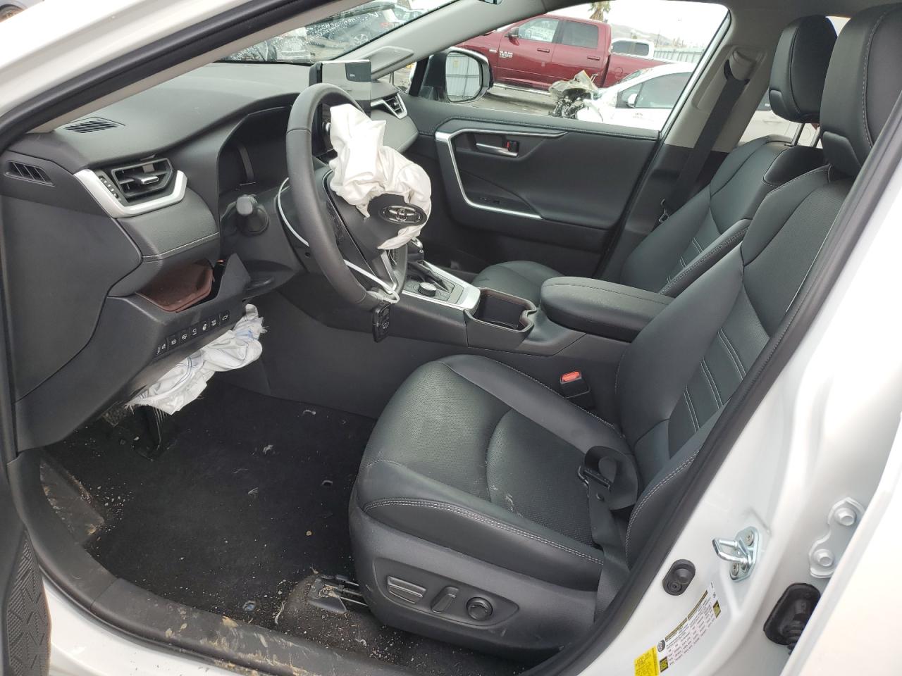 2023 Toyota RAV 4 - Image 7