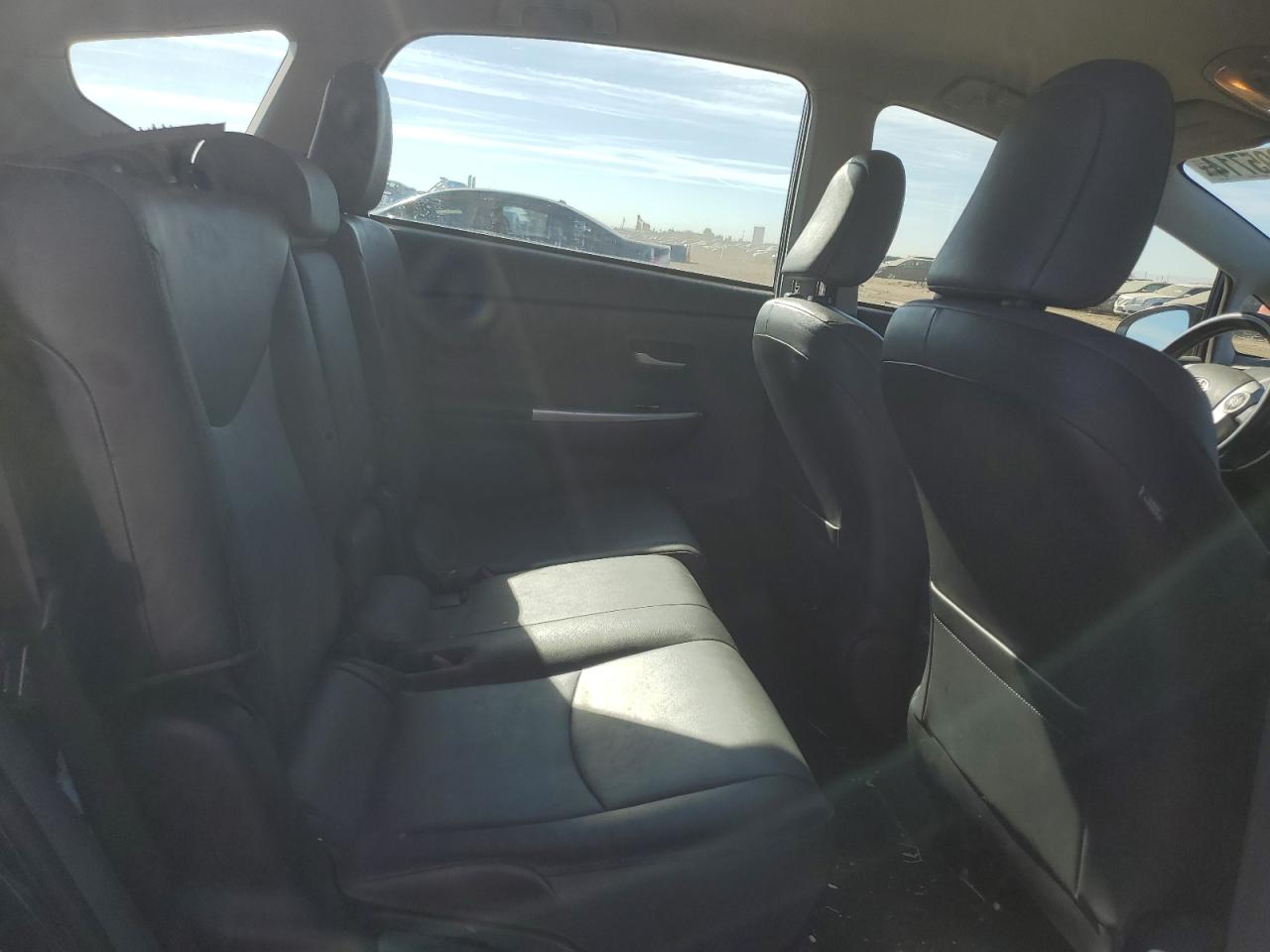 2012 Toyota Prius - Image 10