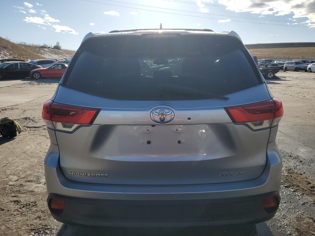 2018 Toyota Highlander Se VIN: 5TDJZRFH9JS532096 Lot: 78810234