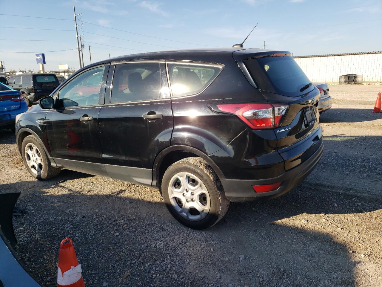 1FMCU0F71JUA22620 FORD ESCAPE 2018