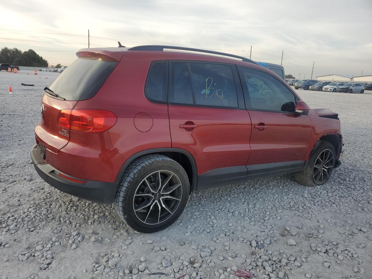 VIN WVGAV7AX9GW021149 2016 VOLKSWAGEN TIGUAN no.3