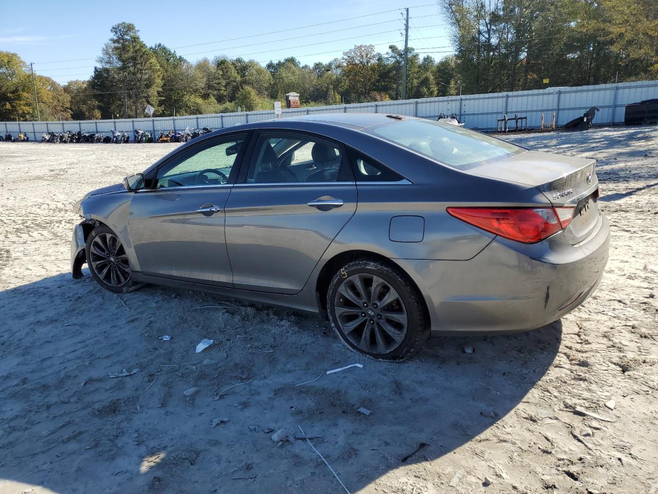 2013 Hyundai Sonata - Image 2