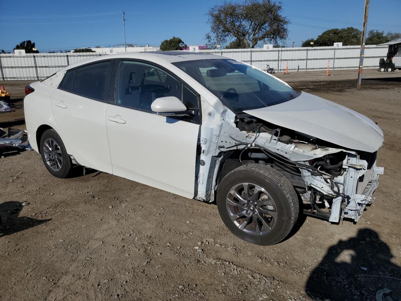 VIN JTDKARFU5K3084824 2019 TOYOTA PRIUS no.4