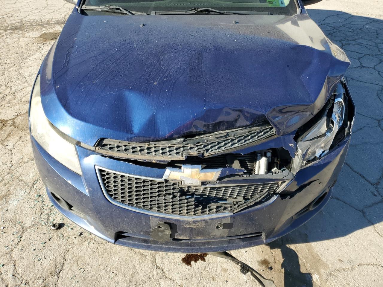 2013 Chevrolet Cruze - Image 12