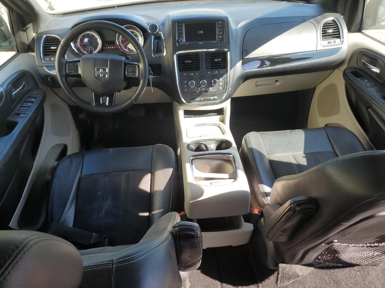 2020 Dodge Caravan - Image 8
