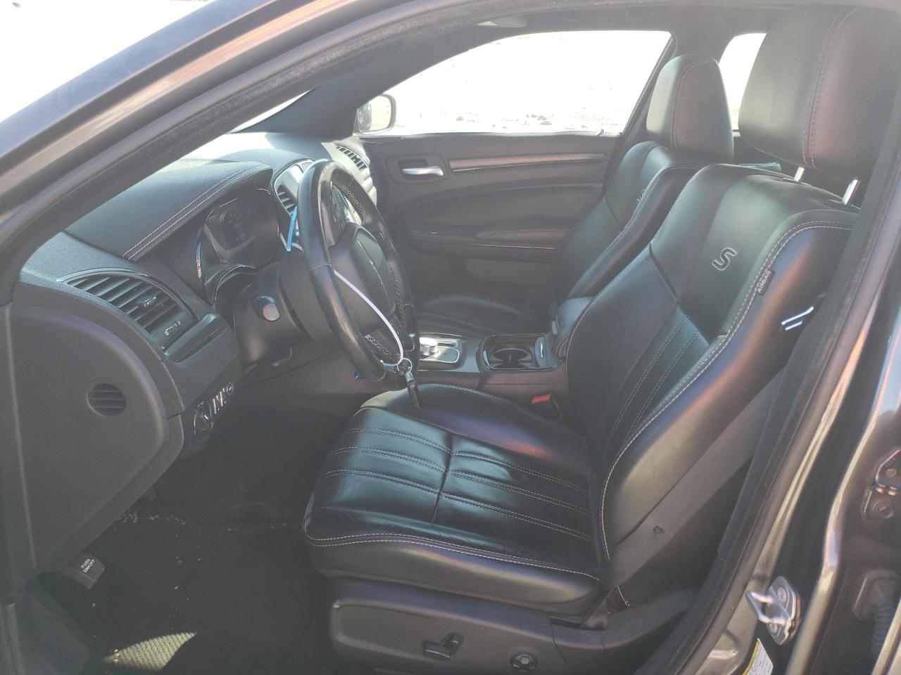 2016 Chrysler 300 - Image 7