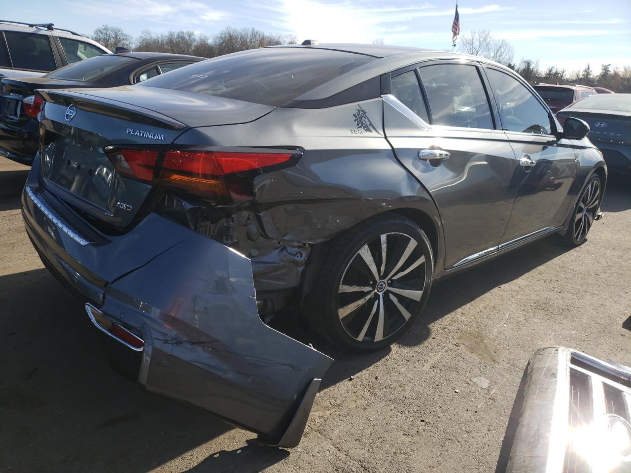 2019 Nissan Altima - Image 3