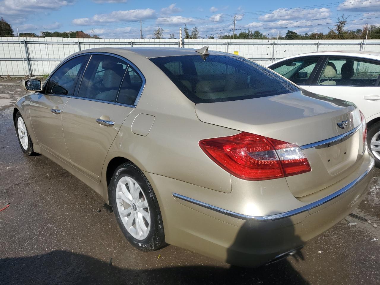 2012 Hyundai Genesis - Image 2