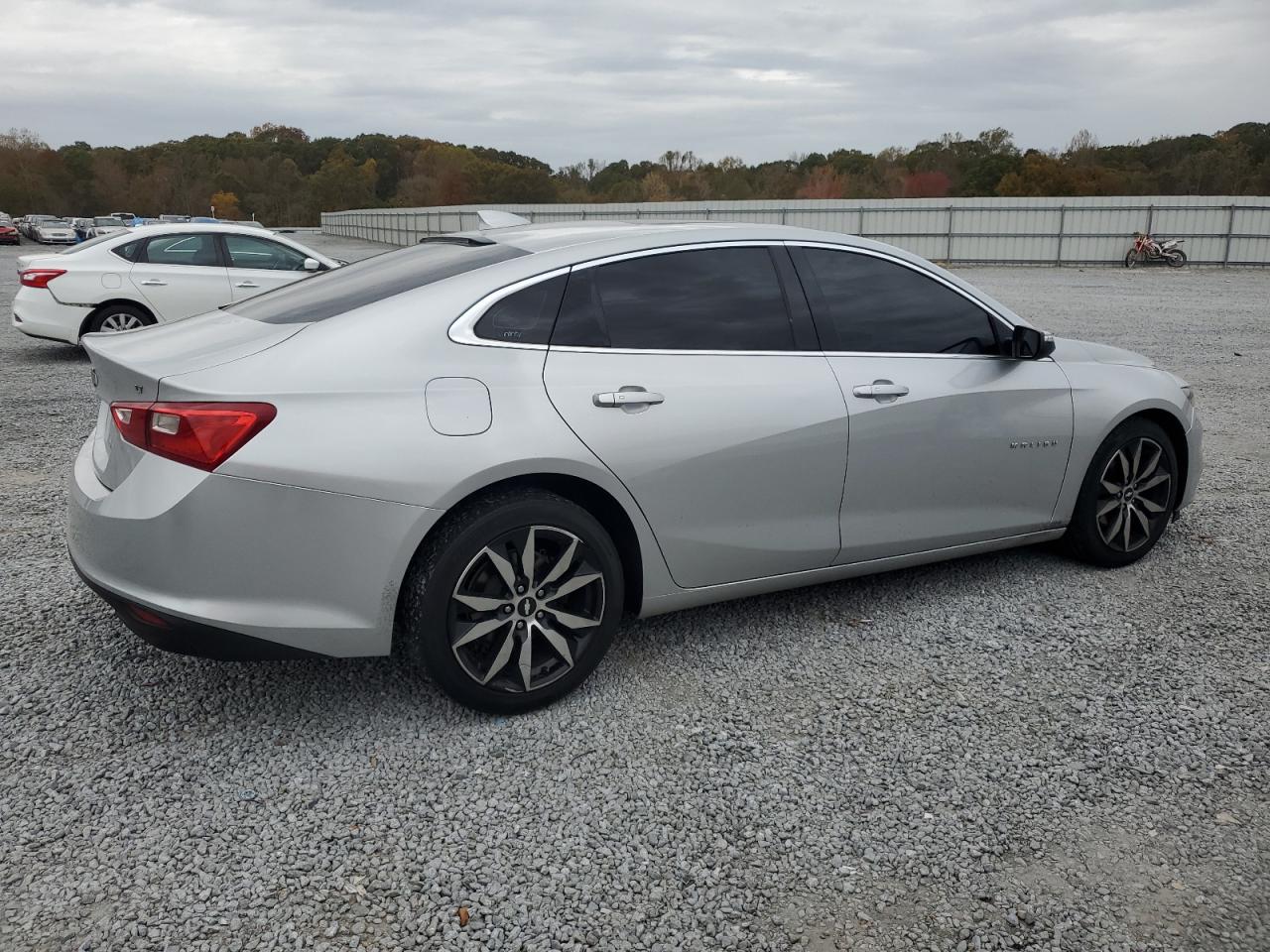 2016 Chevrolet Malibu - Image 3
