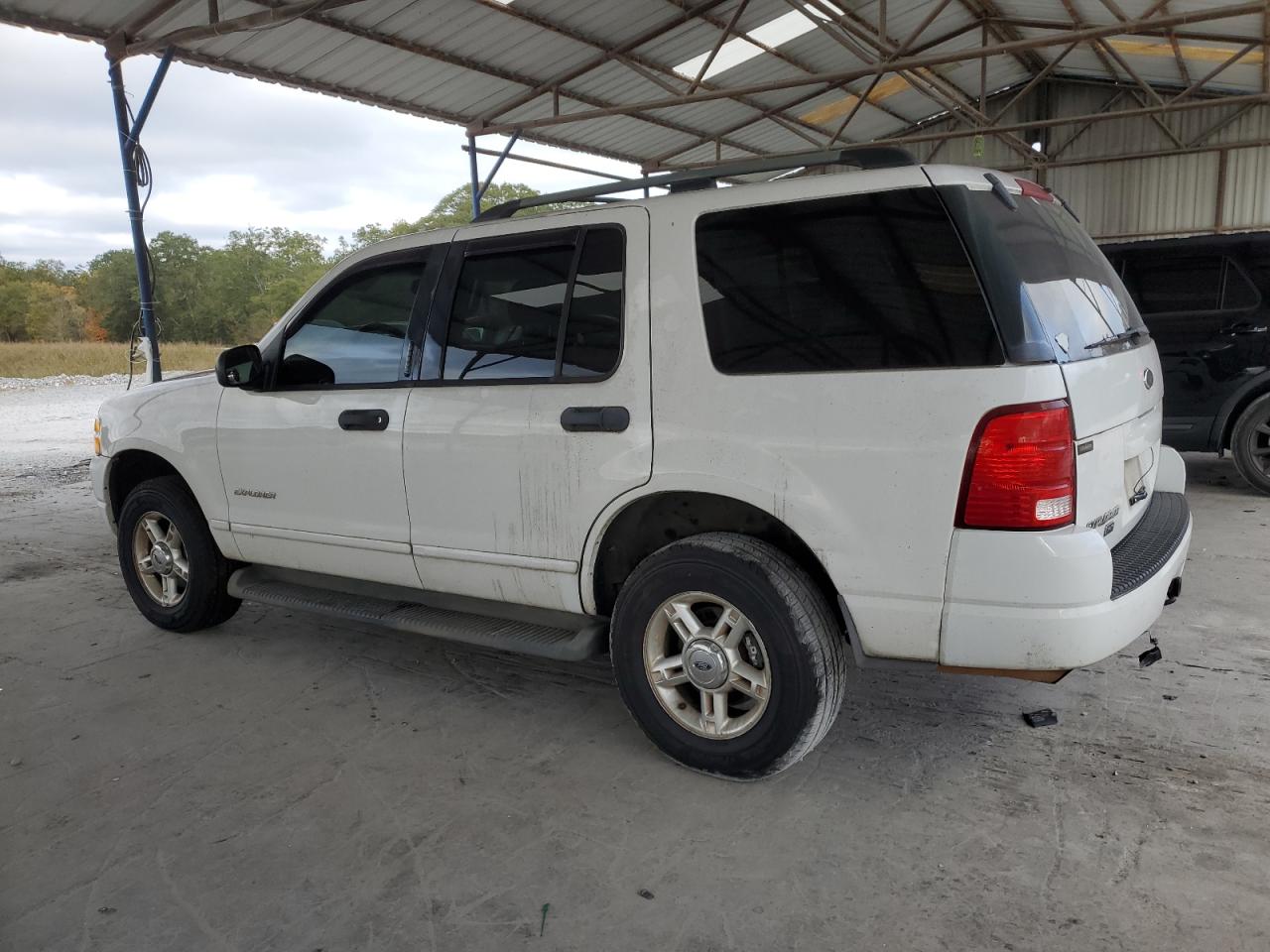 2004 Ford Explorer - Image 2