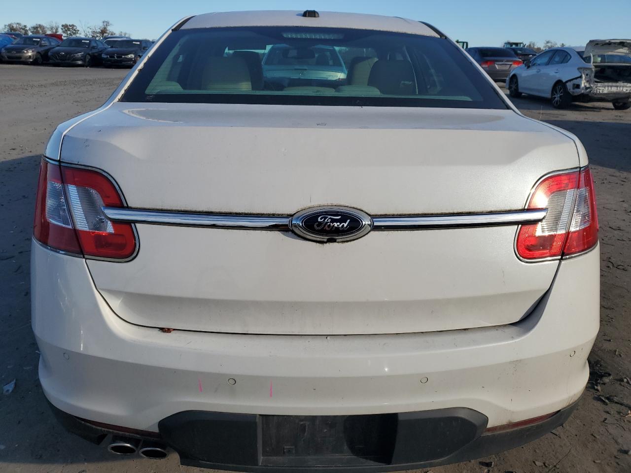 2010 Ford Taurus - Image 6