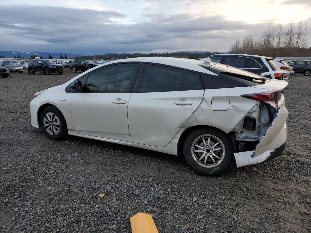 VIN JTDKBRFUXG3001070 2016 TOYOTA PRIUS no.2