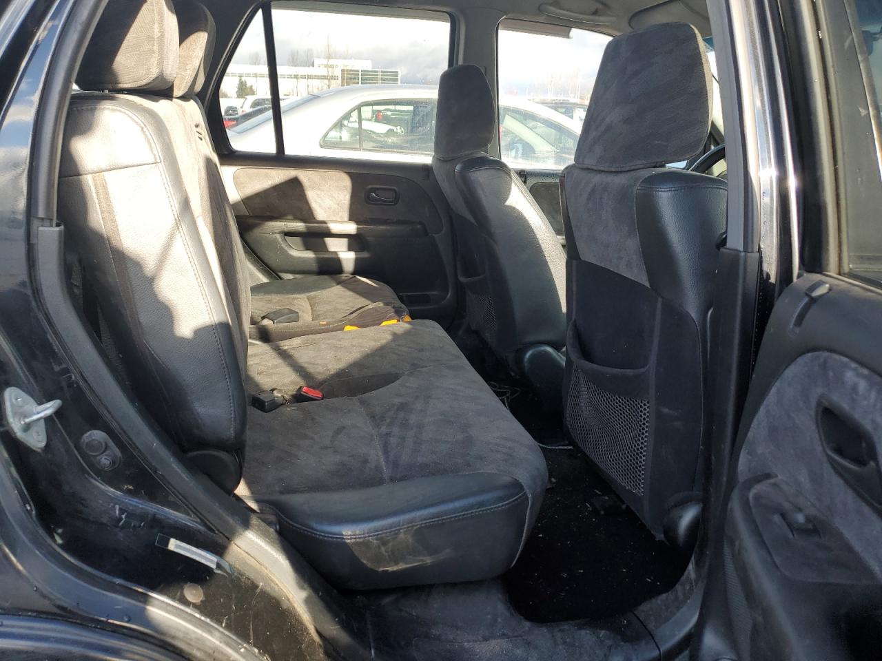 2004 Honda CR-V - Image 11
