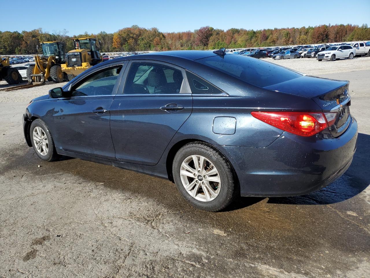 2012 Hyundai Sonata - Image 2