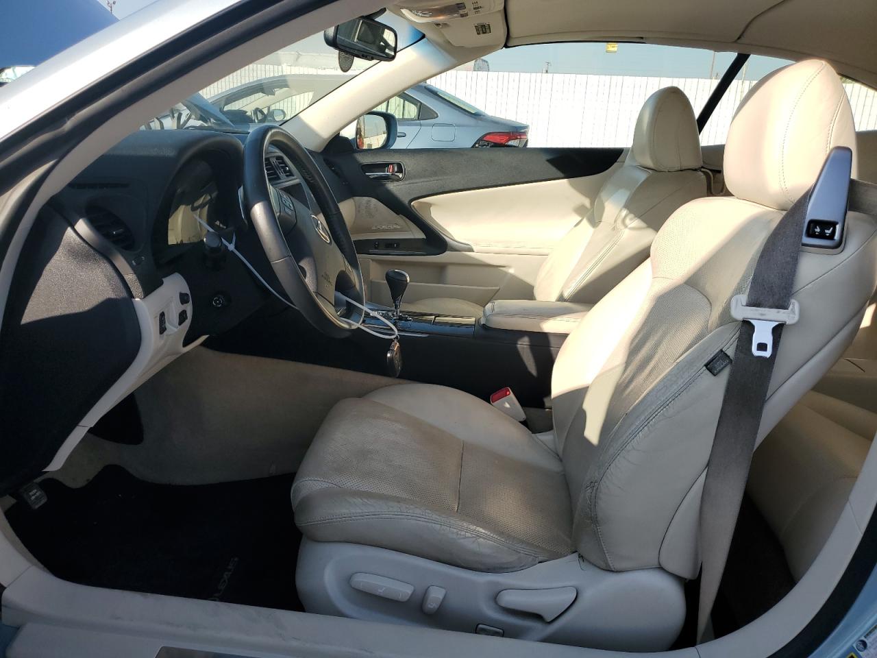 2010 Lexus IS - Image 7