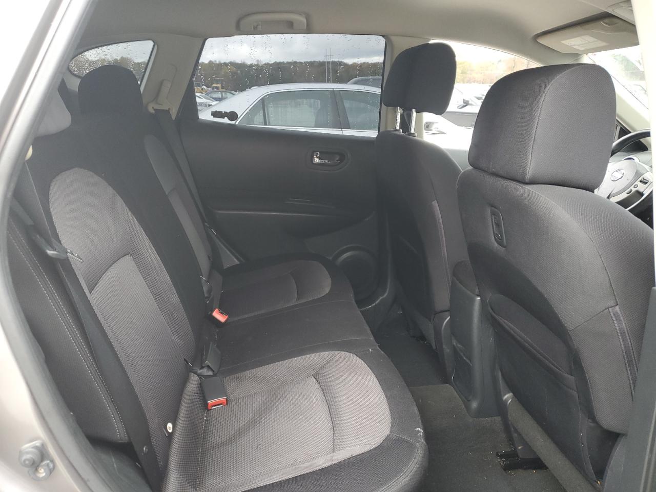 2010 Nissan Rogue - Image 12