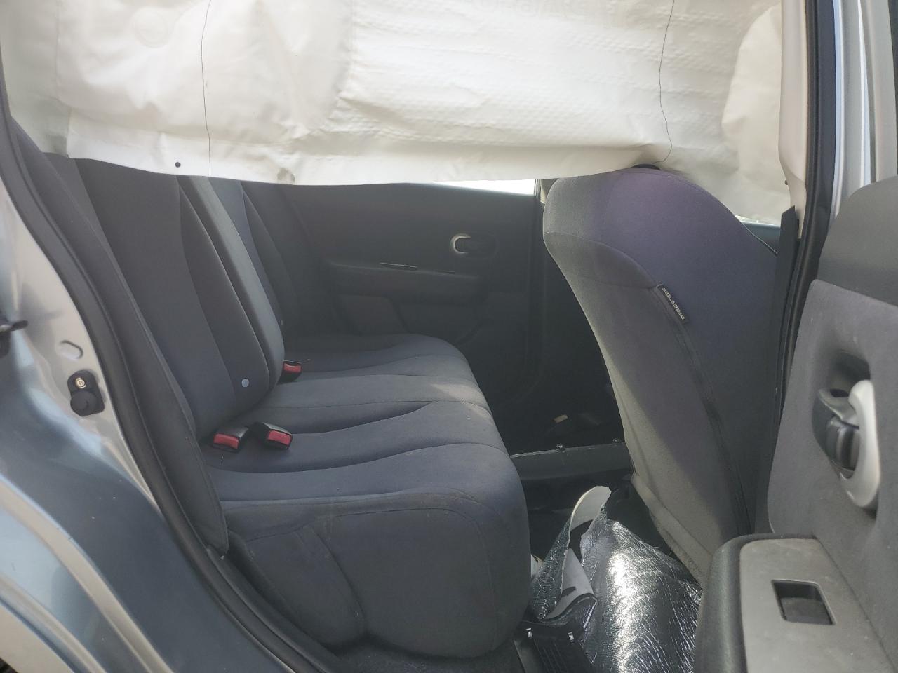 2009 Nissan Versa - Image 10