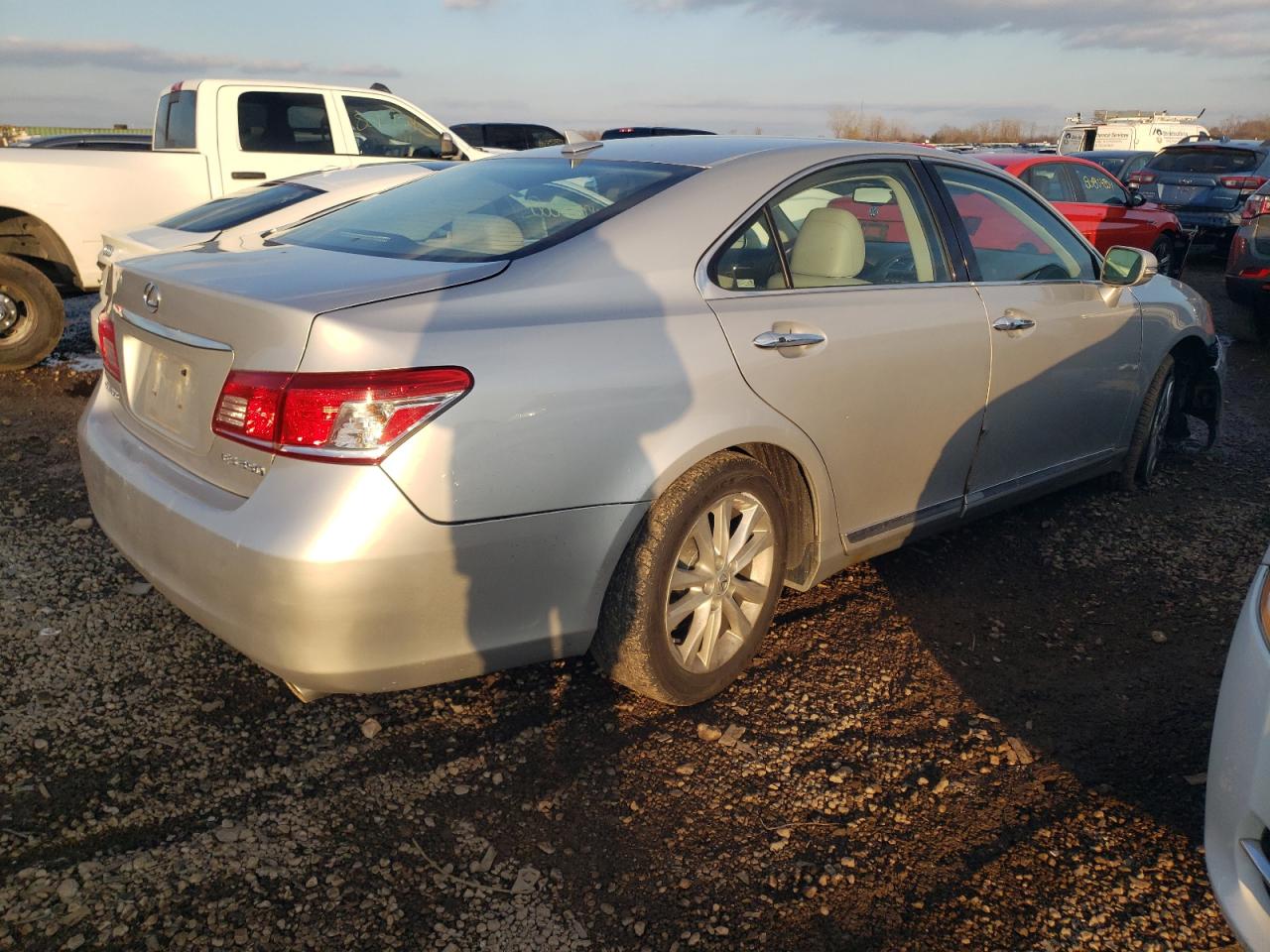 2010 Lexus ES - Image 3