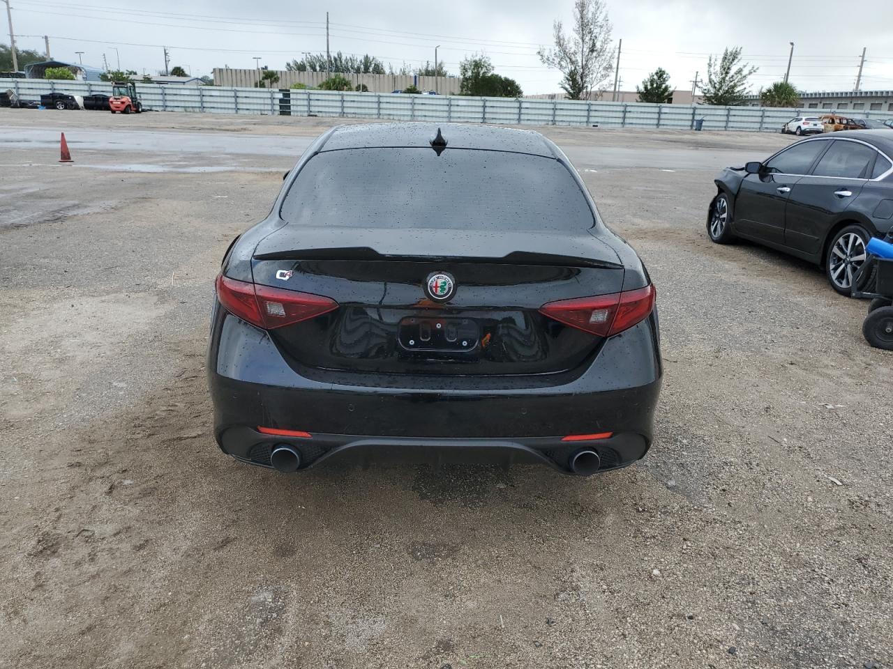 2017 Alfa Romeo Giulia Ti Q4 VIN: ZARFAEEN7H7542231 Lot: 79070374